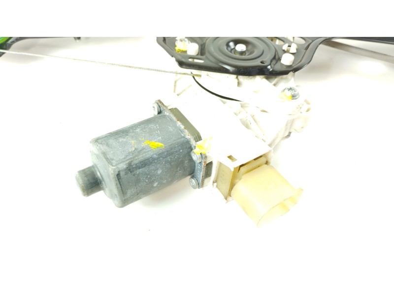 Recambio de elevalunas delantero derecho para bmw serie 1 berlina (e81/e87) 116d referencia OEM IAM 7067796 6927028 0130822227