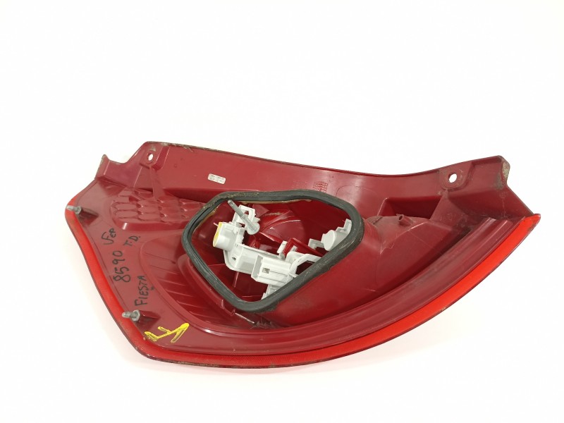 Recambio de piloto trasero derecho para ford fiesta (cb1) ambiente referencia OEM IAM 8A6113404A  