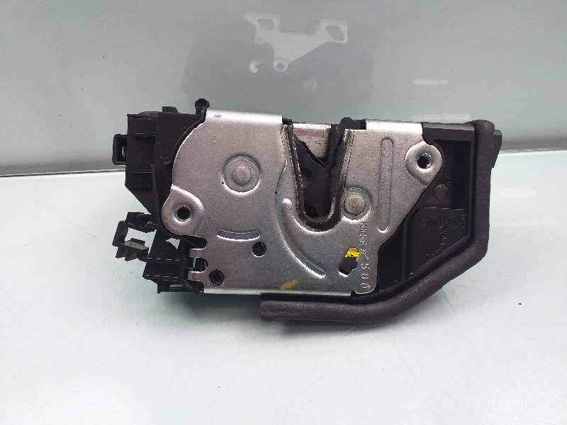 Recambio de cerradura puerta trasera derecha para bmw serie 1 berlina (e81/e87) 116d referencia OEM IAM 7229460  