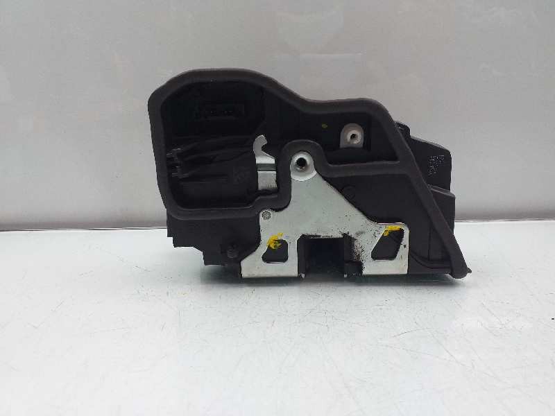Recambio de cerradura puerta trasera derecha para bmw serie 1 berlina (e81/e87) 116d referencia OEM IAM 7229460  