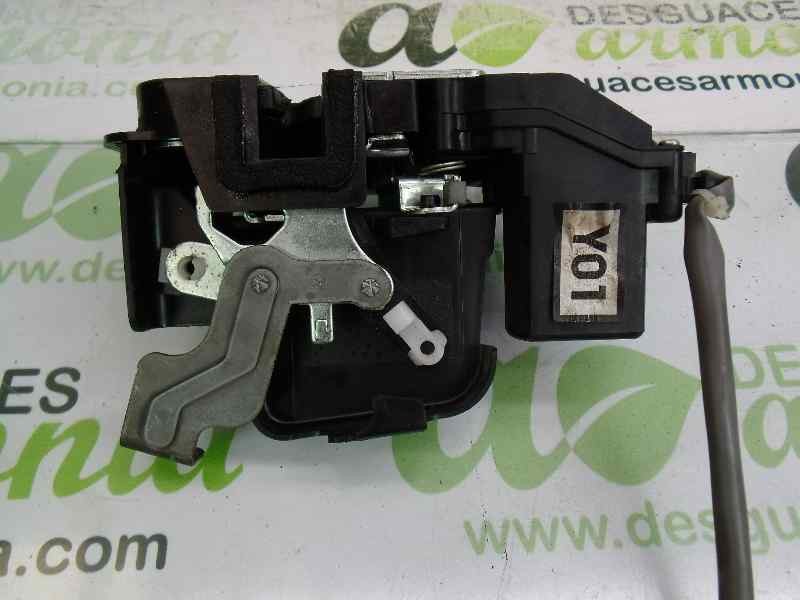 Recambio de cerradura puerta delantera derecha para kia sorento 2.5 crdi active referencia OEM IAM 813203E010  