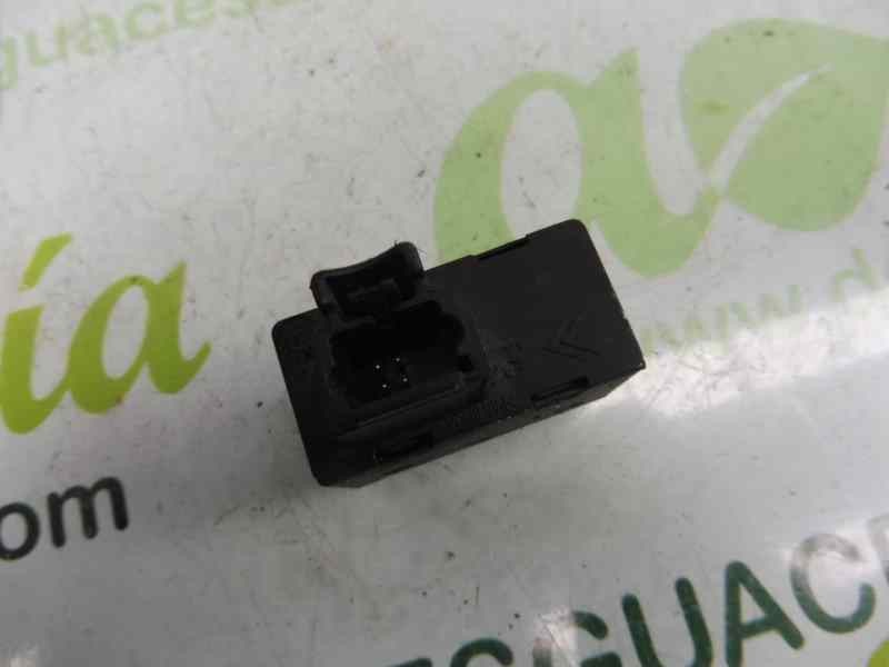 Recambio de mando elevalunas trasero derecho para peugeot 407 st sport pack referencia OEM IAM 963264666XT  