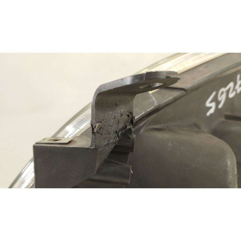 Recambio de faro derecho para toyota corolla verso (r1) 1.8 luna referencia OEM IAM 7357230400  