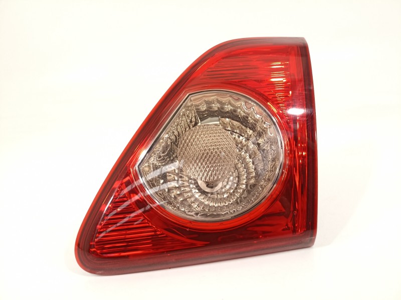 Recambio de piloto trasero derecho para toyota corolla (e15) high referencia OEM IAM 8158112110  