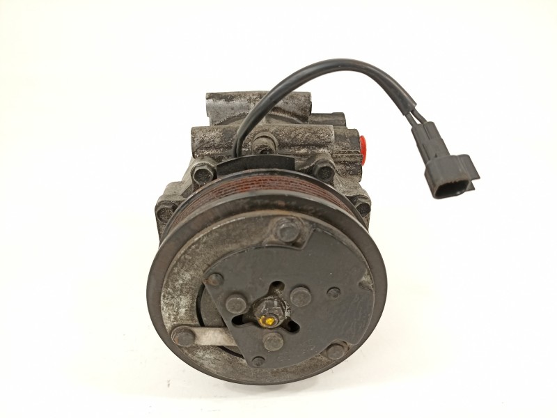 Recambio de compresor aire acondicionado para ford fiesta (cb1) ambiente referencia OEM IAM 8V5119D629DF  