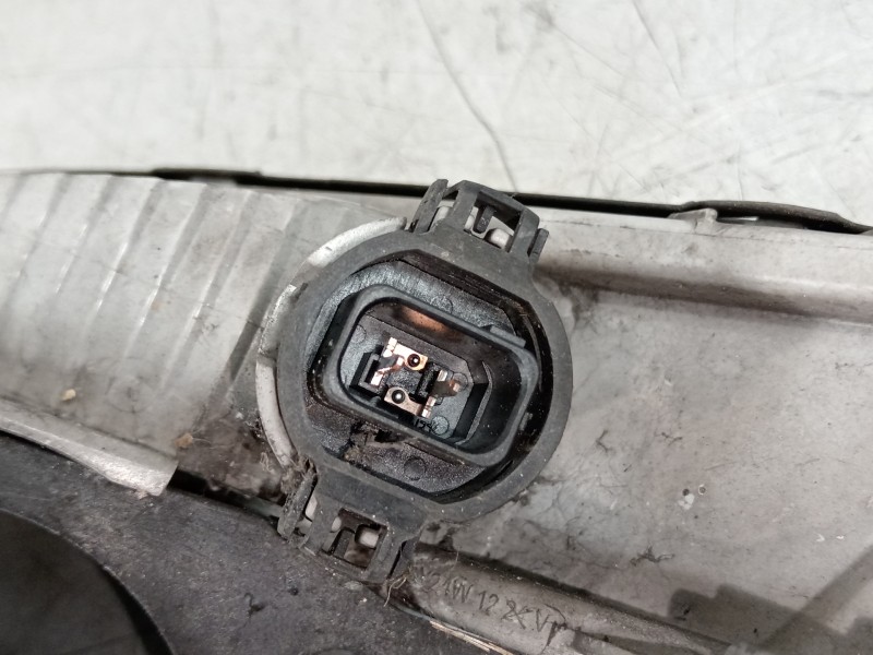 Recambio de rejilla paragolpes derecha para opel astra j sports tourer selective referencia OEM IAM 13368709 13367143 