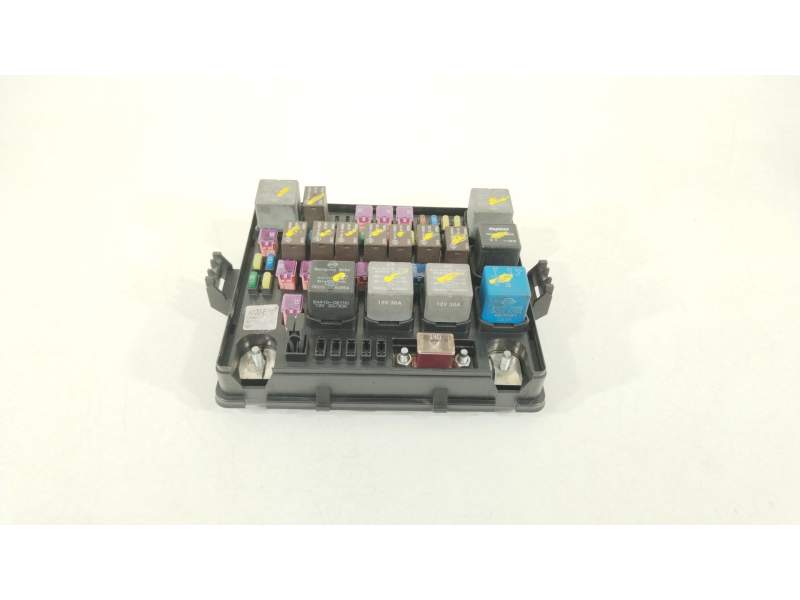 CAJA RELES / FUSIBLES A120ED 8234021012 