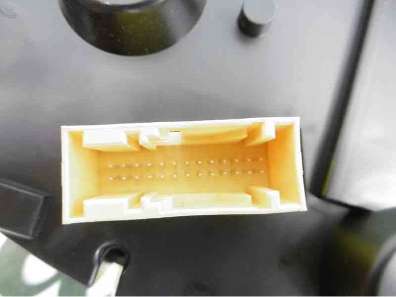 Recambio de cuadro instrumentos para peugeot 308 sport referencia OEM IAM 9666642180 503001550321 