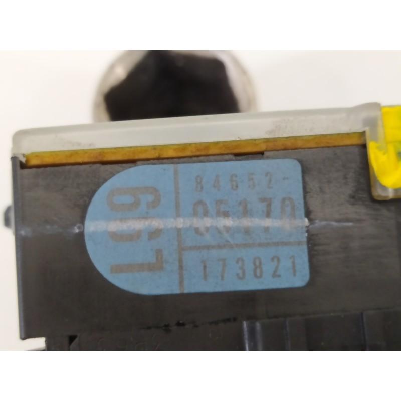 Recambio de mando limpia para toyota corolla verso (r1) 1.8 luna referencia OEM IAM 8465205170  