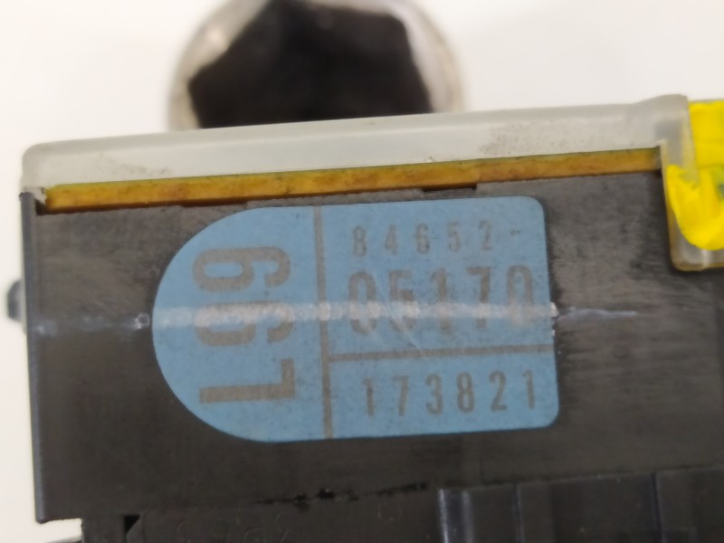 Recambio de mando limpia para toyota corolla verso (r1) 1.8 luna referencia OEM IAM 8465205170  