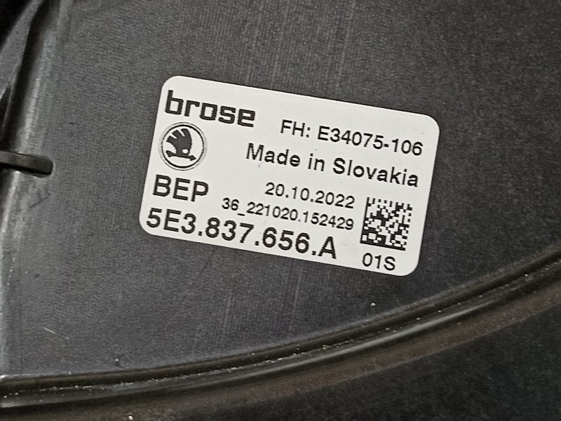 Recambio de elevalunas delantero derecho para skoda octavia combi (5e5) ambition referencia OEM IAM 5E3837656A 5Q0959802A 