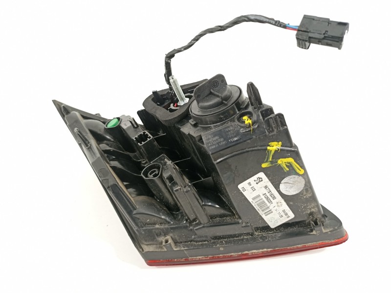 Recambio de piloto trasero derecho para peugeot 308 style referencia OEM IAM 9677818280  