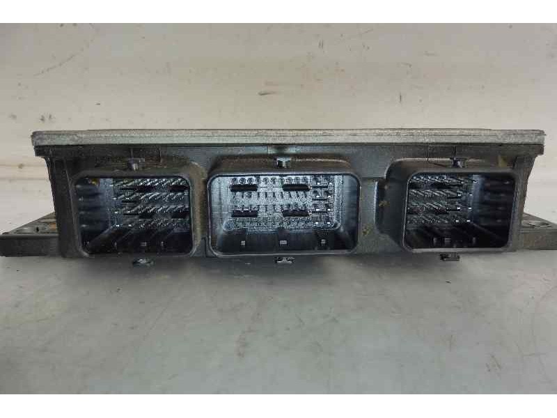 Recambio de centralita motor uce para renault clio iii exception referencia OEM IAM 8200399038 8200619409 