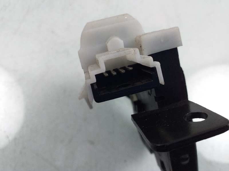 Recambio de cerradura maletero / porton para renault clio iii exception referencia OEM IAM 8200076240  