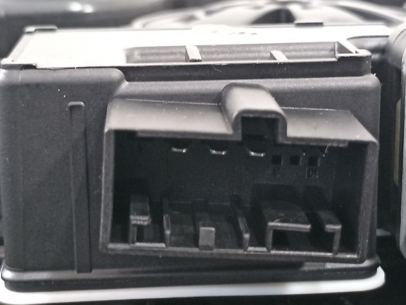 Recambio de elevalunas trasero derecho para skoda octavia combi (5e5) ambition referencia OEM IAM 5E839656A 5Q0959408D 