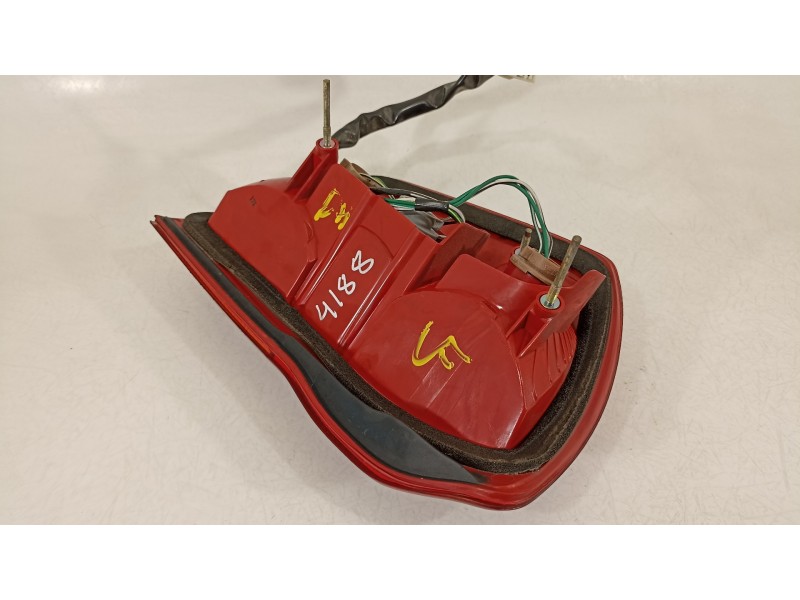 Recambio de piloto trasero derecho para toyota rav 4 (a2) 1.8 luna referencia OEM IAM 8155142040  