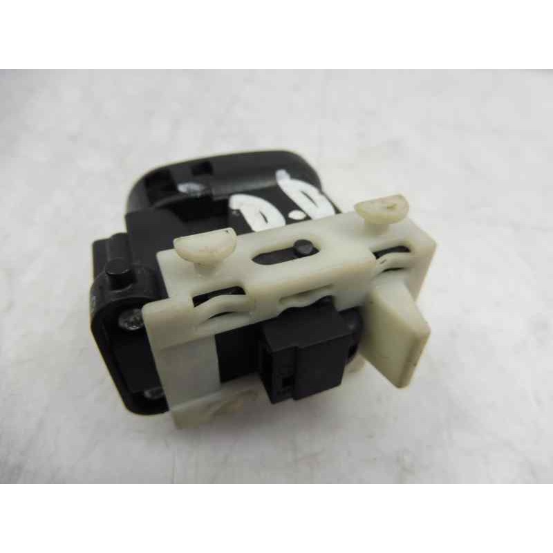 Recambio de mando elevalunas delantero derecho para mercedes-benz clase clk (w209) coupe 320 (209.365) referencia OEM IAM 203820