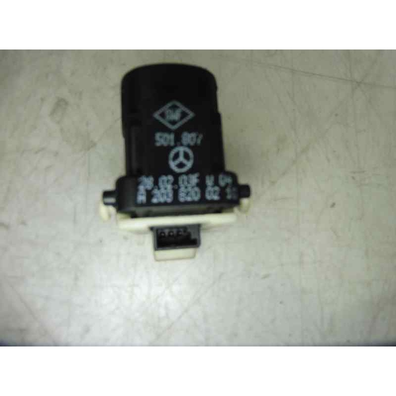 Recambio de mando elevalunas delantero derecho para mercedes-benz clase clk (w209) coupe 320 (209.365) referencia OEM IAM 203820