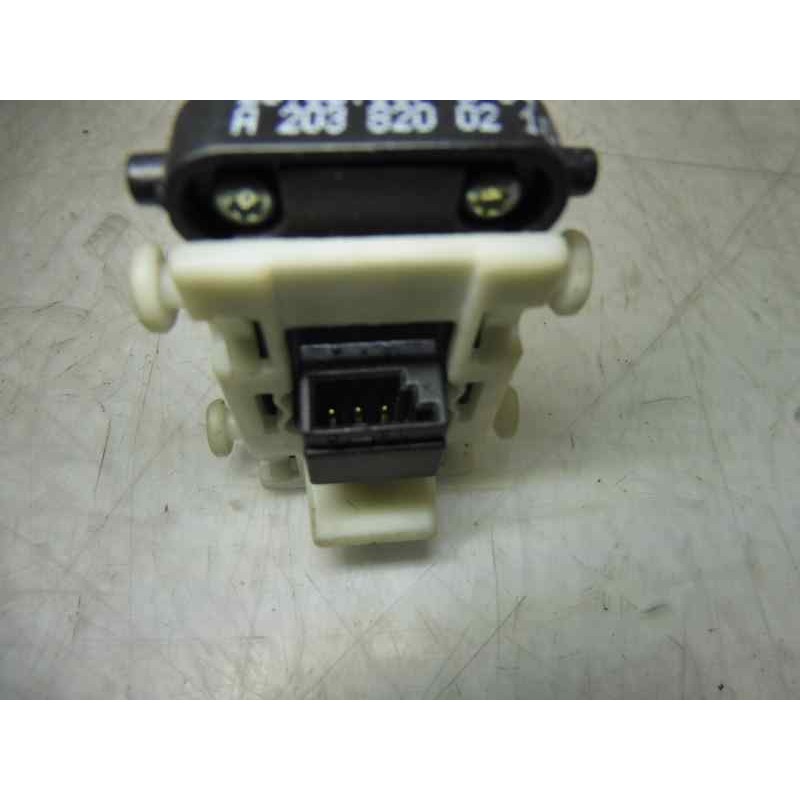 Recambio de mando elevalunas delantero derecho para mercedes-benz clase clk (w209) coupe 320 (209.365) referencia OEM IAM 203820