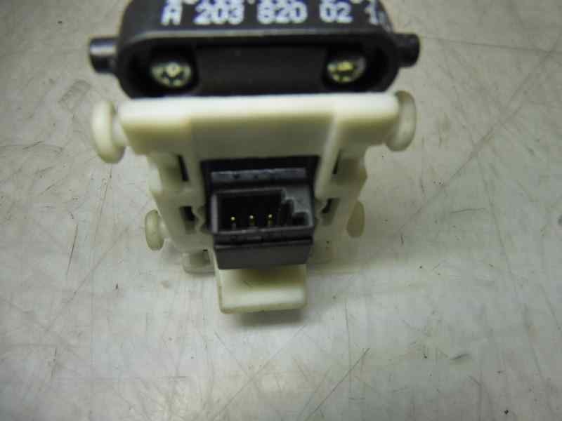 Recambio de mando elevalunas delantero derecho para mercedes-benz clase clk (w209) coupe 320 (209.365) referencia OEM IAM 203820