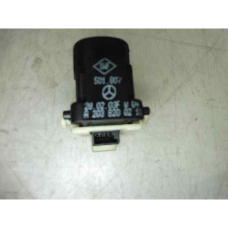 Recambio de mando elevalunas delantero derecho para mercedes-benz clase clk (w209) coupe 320 (209.365) referencia OEM IAM 203820