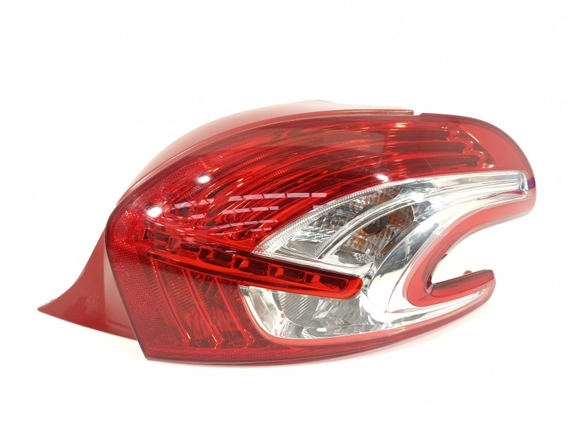 Recambio de piloto trasero derecho para peugeot 208 style referencia OEM IAM 9672628380  