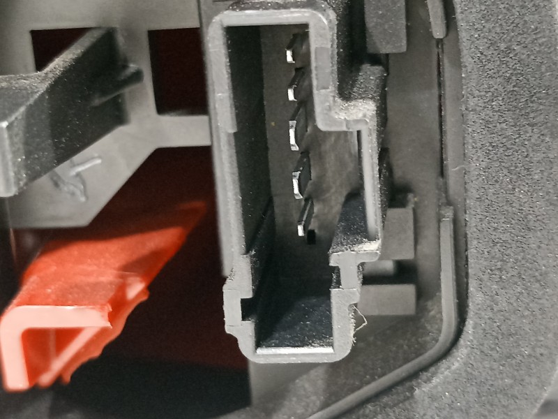 Recambio de piloto trasero derecho para peugeot 208 style referencia OEM IAM 9672628380  