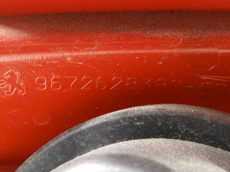 Recambio de piloto trasero derecho para peugeot 208 style referencia OEM IAM 9672628380  