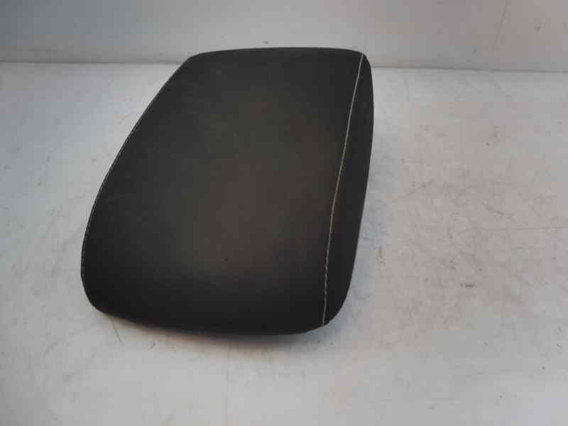 Recambio de apoyabrazos central para volkswagen golf vii lim. sport by r-line bluemotion referencia OEM IAM 5G0864207D  