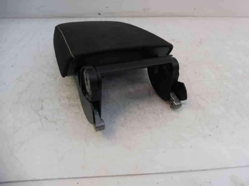 Recambio de apoyabrazos central para volkswagen golf vii lim. sport by r-line bluemotion referencia OEM IAM 5G0864207D  