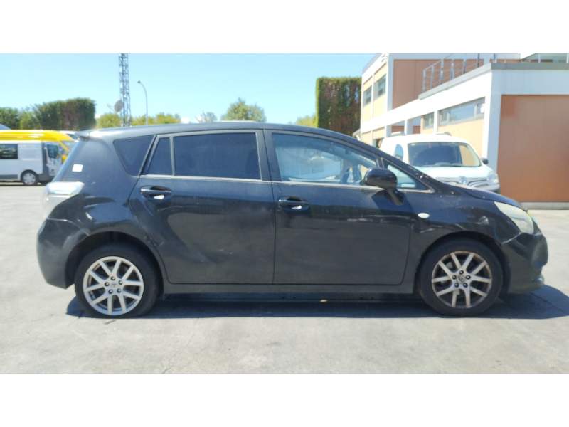 toyota verso (_r2_) del año 2010