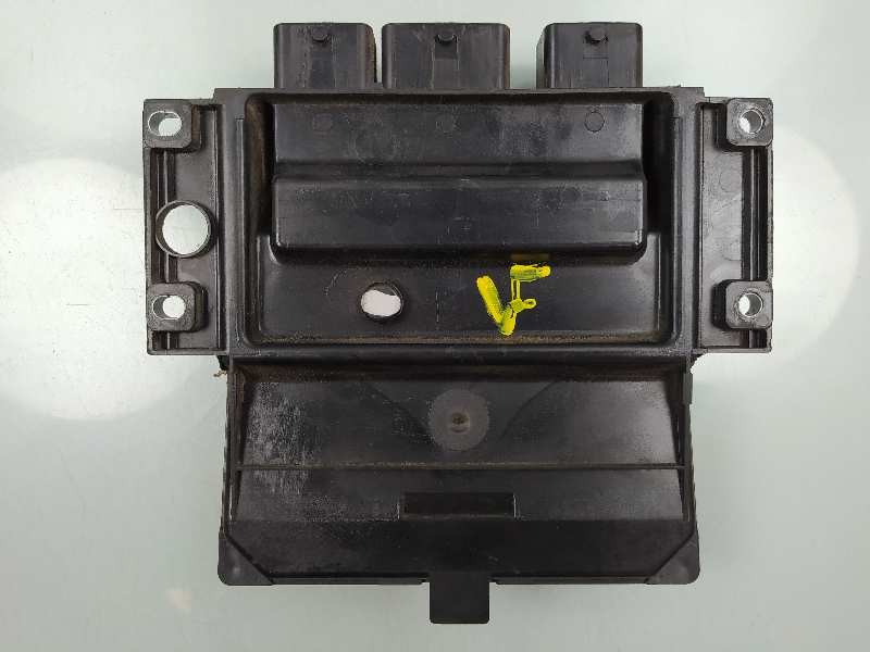 Recambio de centralita motor uce para renault clio iii confort expression referencia OEM IAM 8200399038 8200513163 