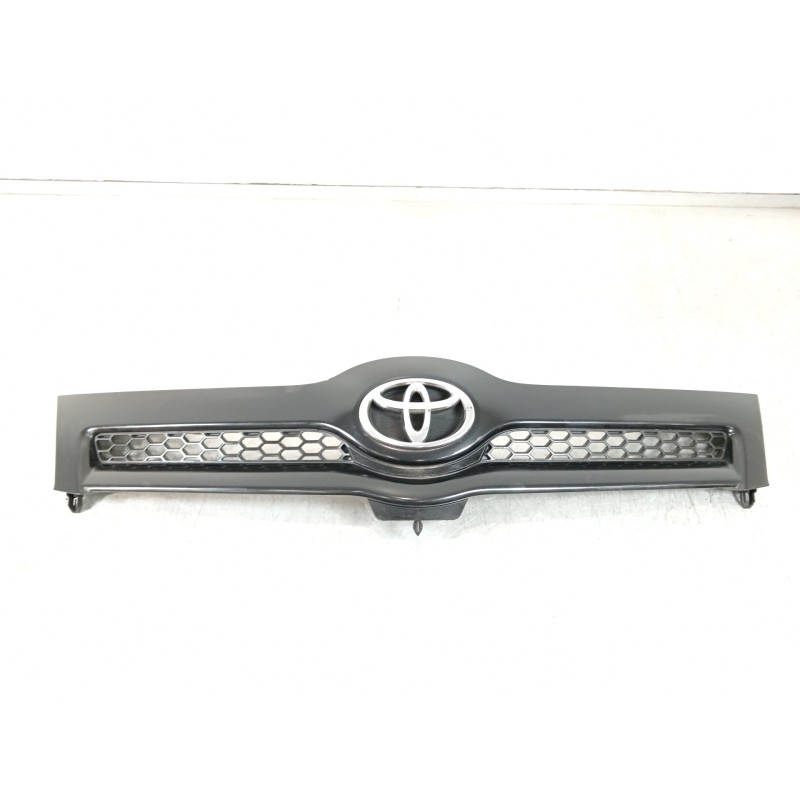 Recambio de rejilla delantera para toyota corolla verso (r1) 2.2 d-4d luna referencia OEM IAM 531110F020  