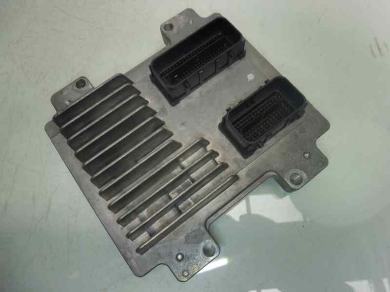 Recambio de centralita motor uce para opel astra j lim. sport referencia OEM IAM 12639891 86AATS5602850033 