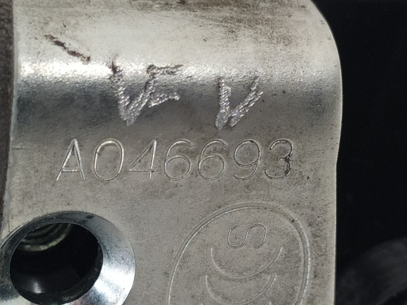 Recambio de cerradura puerta trasera izquierda para toyota verso comfort referencia OEM IAM A046693  