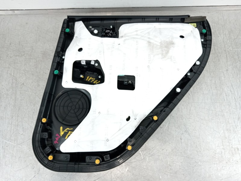 Recambio de guarnecido puerta trasera izquierda para hyundai kona klass hybrid 2wd referencia OEM IAM 83310J9000  