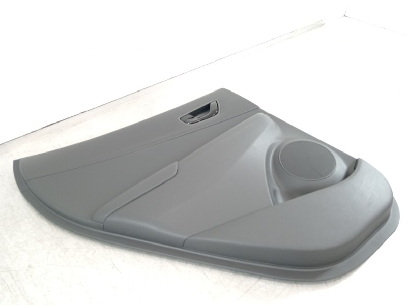 Recambio de guarnecido puerta trasera izquierda para hyundai kona klass hybrid 2wd referencia OEM IAM 83310J9000  