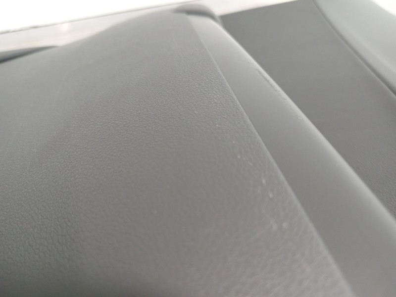 Recambio de guarnecido puerta trasera izquierda para hyundai kona klass hybrid 2wd referencia OEM IAM 83310J9000  