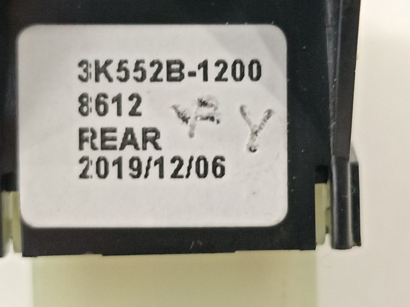 Recambio de mando elevalunas trasero derecho para hyundai kona essence 2wd referencia OEM IAM 3K552B1200 8612 