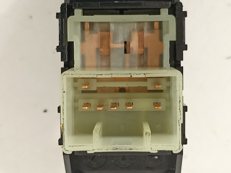 Recambio de mando elevalunas trasero derecho para hyundai kona essence 2wd referencia OEM IAM 3K552B1200 8612 