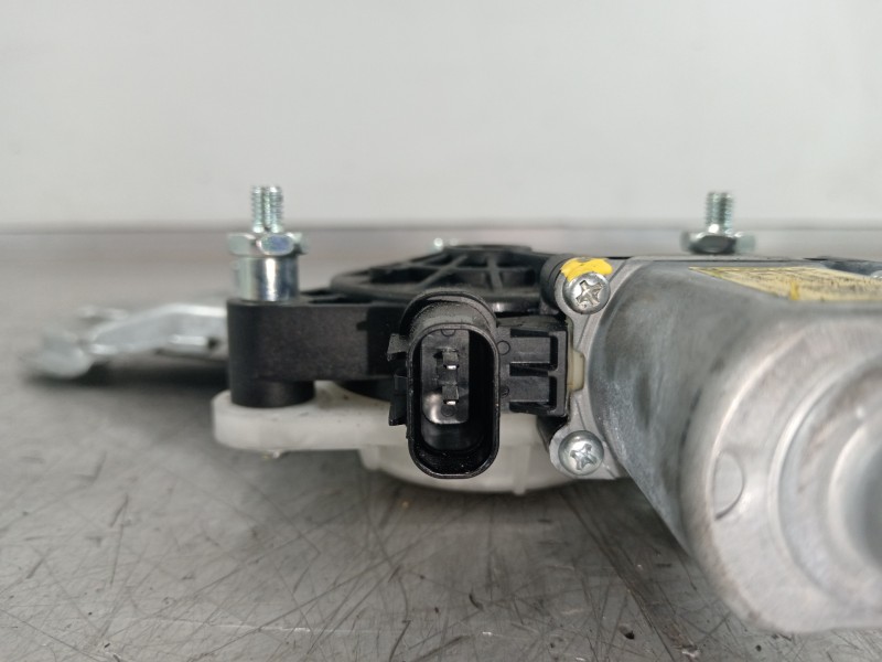 Recambio de elevalunas delantero derecho para hyundai kona essence 2wd referencia OEM IAM 82402J9000 82460J9000 