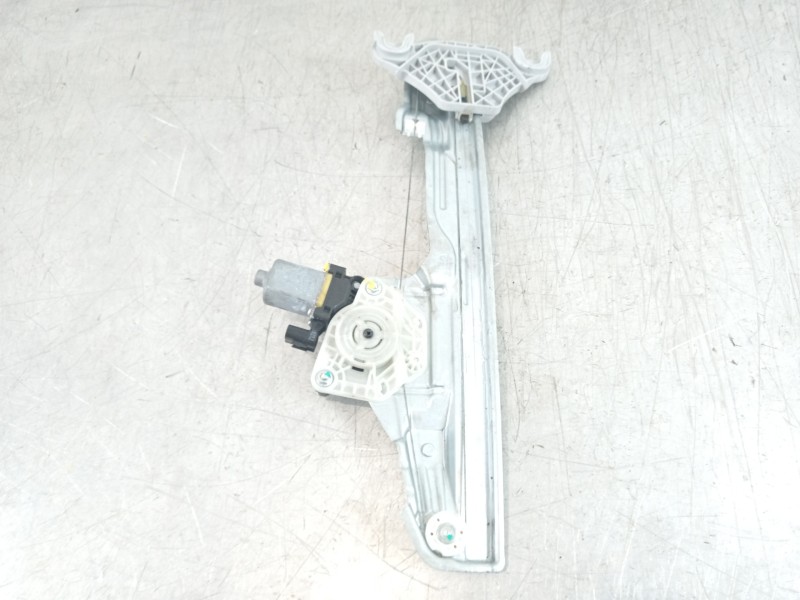 Recambio de elevalunas delantero derecho para hyundai kona essence 2wd referencia OEM IAM 82402J9000 82460J9000 