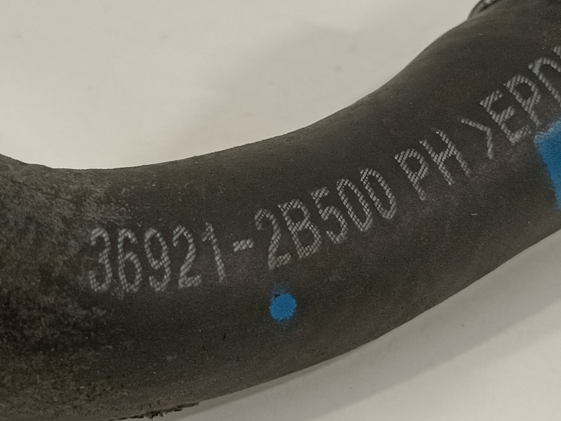 Recambio de tubo para hyundai kona klass hybrid 2wd referencia OEM IAM 369212B500  