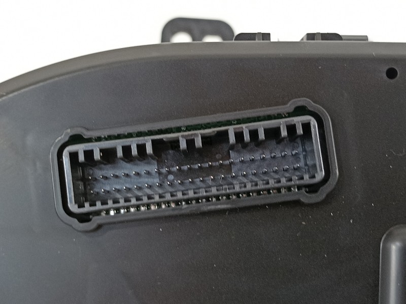 Recambio de cuadro instrumentos para hyundai kona klass hybrid 2wd referencia OEM IAM 94003CM090  