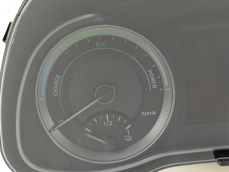 Recambio de cuadro instrumentos para hyundai kona klass hybrid 2wd referencia OEM IAM 94003CM090  