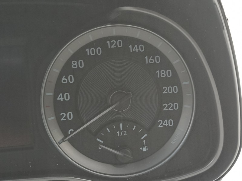 Recambio de cuadro instrumentos para hyundai kona klass hybrid 2wd referencia OEM IAM 94003CM090  