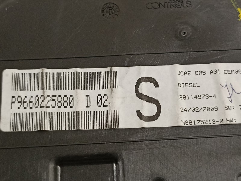 Recambio de cuadro instrumentos para citroën c3 pluriel 1.4 hdi referencia OEM IAM 9660225880  