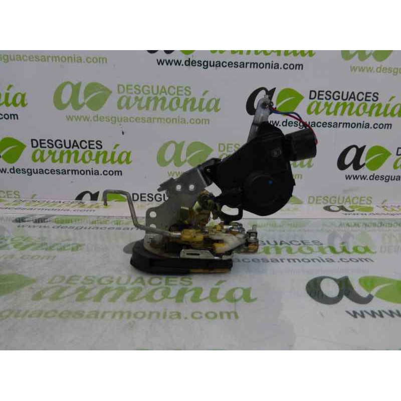 Recambio de cerradura puerta delantera derecha para toyota corolla (e12) 2.0 d-4d linea luna berlina referencia OEM IAM   