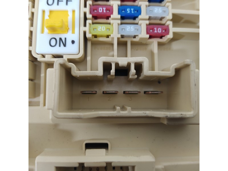 Recambio de caja reles / fusibles para hyundai kona essence 2wd referencia OEM IAM 91950J9082  