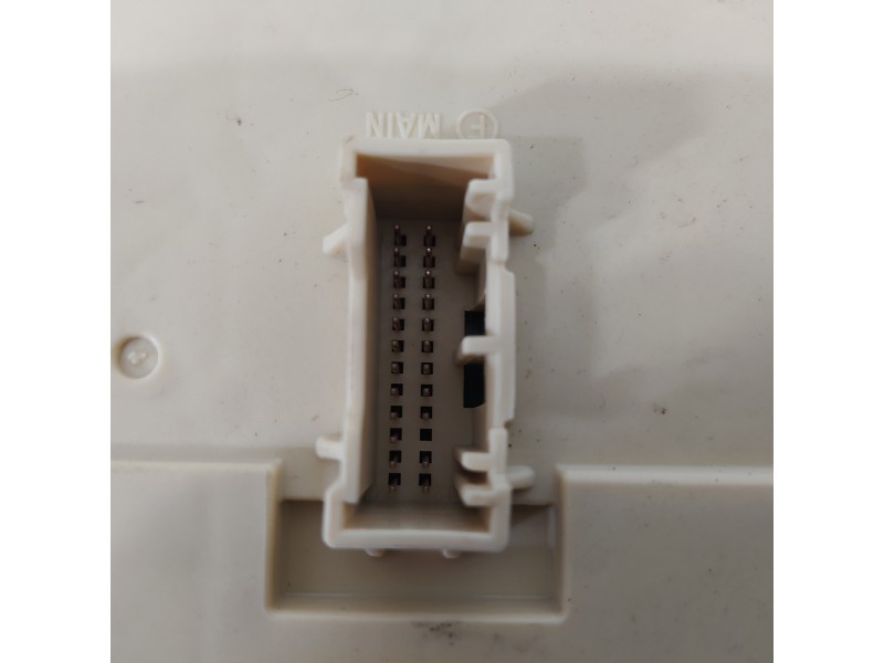 Recambio de caja reles / fusibles para hyundai kona essence 2wd referencia OEM IAM 91950J9082  